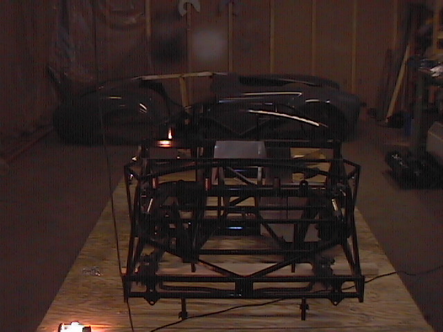 Kaal chassis en losse body